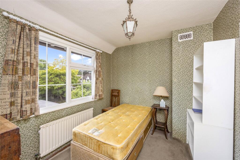 St. Georges Road, Weybridge, Surrey, KT13 - Image 12