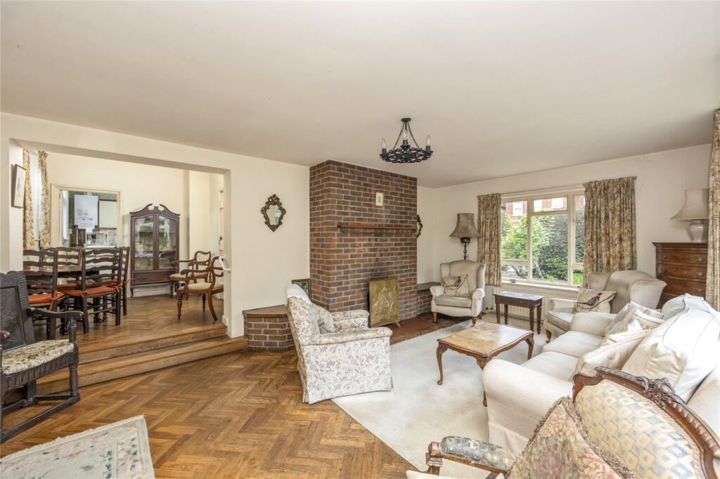 St. Georges Road, Weybridge, Surrey, KT13 - Image 2