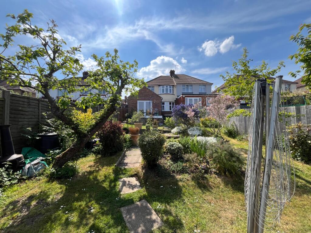 Somerset Avenue, Luton, Bedfordshire, LU2 0PJ - Image 13