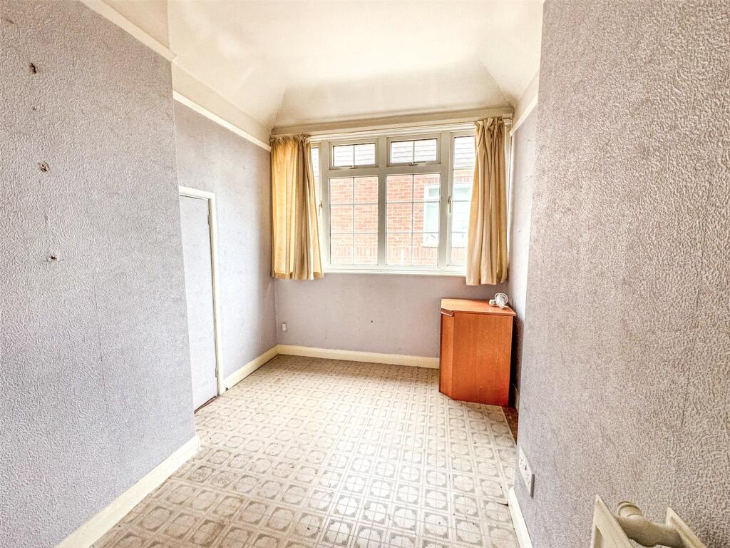 Cranmore Gardens, Aldershot, Hampshire, GU11 - Image 11