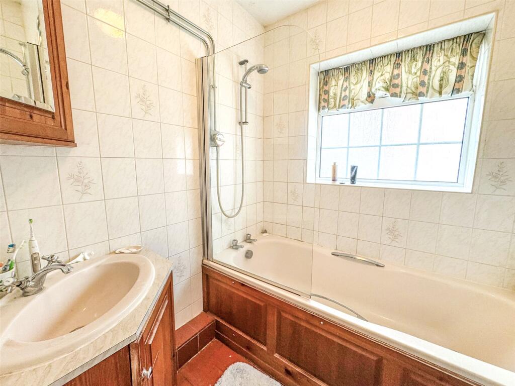 Cranmore Gardens, Aldershot, Hampshire, GU11 - Image 9
