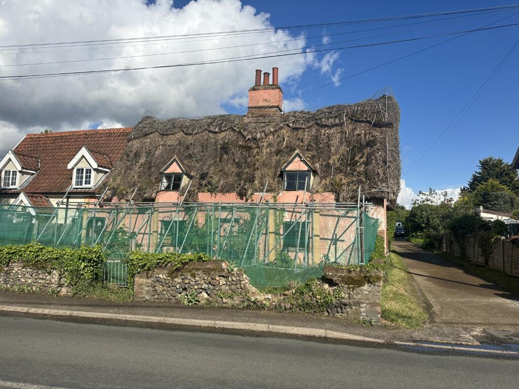 Pear Tree Cottage, Garboldisham Road, East Harling, Norwich, Norfolk NR16 2PT - Image 18