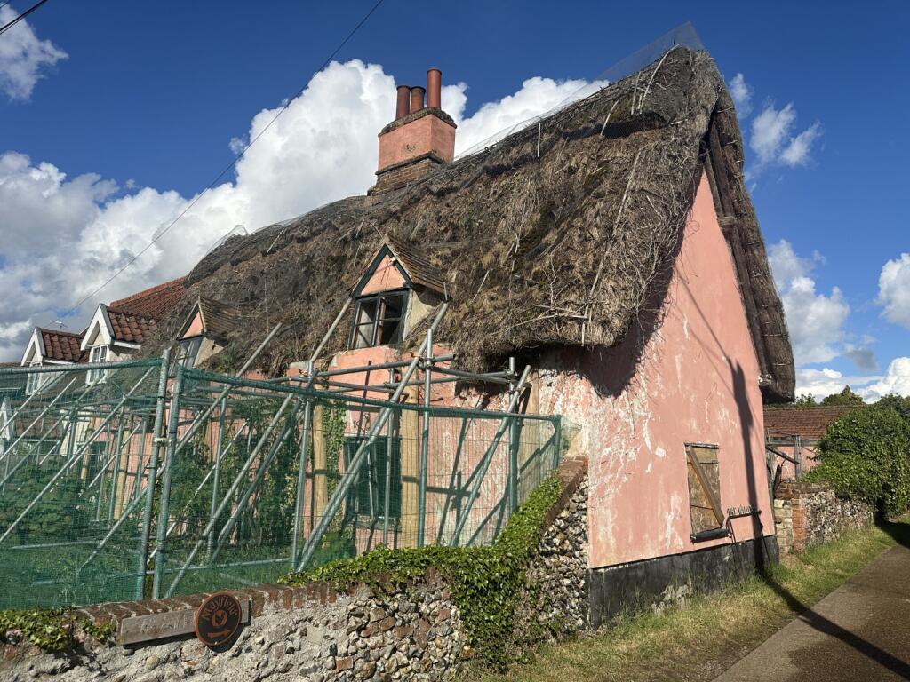 Pear Tree Cottage, Garboldisham Road, East Harling, Norwich, Norfolk NR16 2PT - Image 7