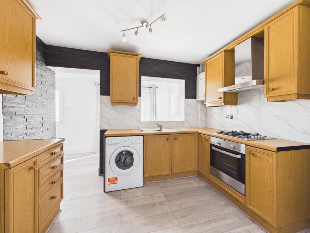 Norfolk Avenue, Slough, Berkshire, SL1 - Image 3