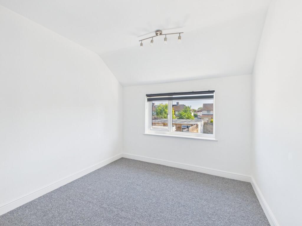 Norfolk Avenue, Slough, Berkshire, SL1 - Image 5