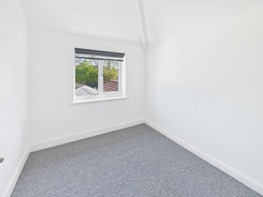 Norfolk Avenue, Slough, Berkshire, SL1 - Image 6