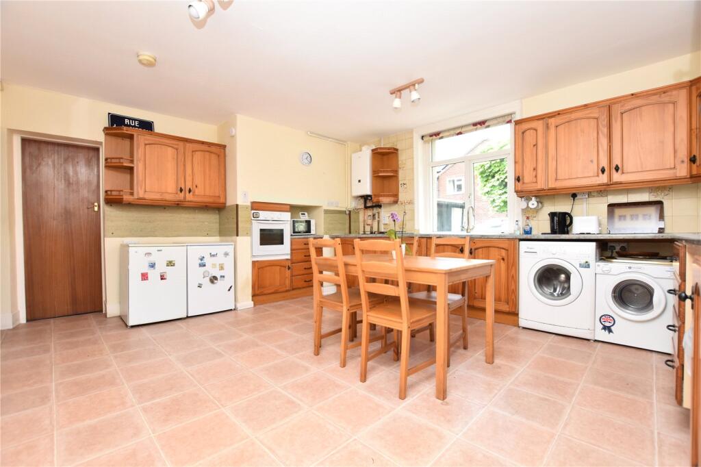 Street Lane, Gildersome, Morley, Leeds - Image 4