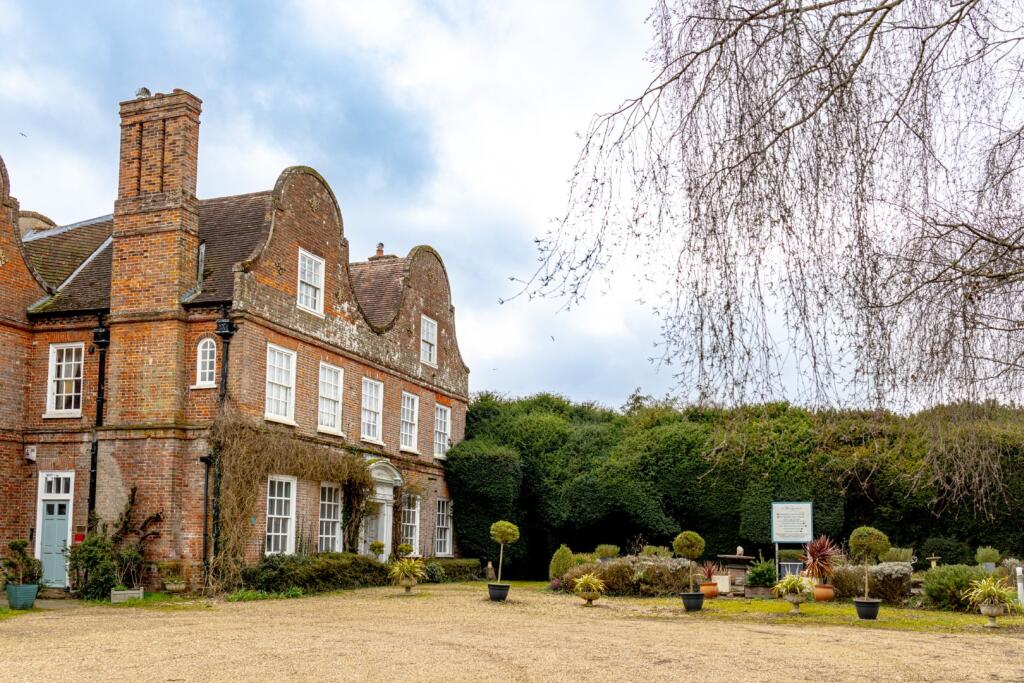 Mangreen Hall North, Mangreen, Swardeston, Norwich, Norfolk NR14 8DD - Image 2