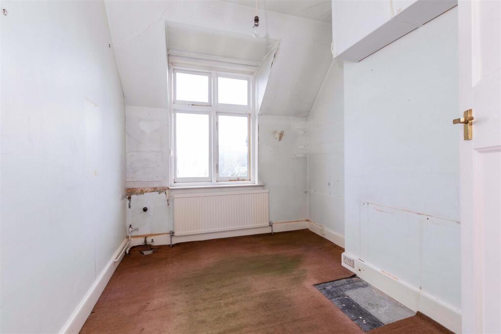 Linden Avenue, Maidenhead - Image 7
