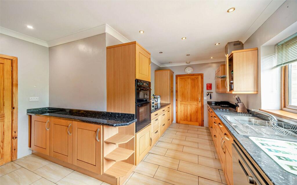 Pandy Lane, Nr Ystrad Mynach, Caerphilly, CF82 - Image 24