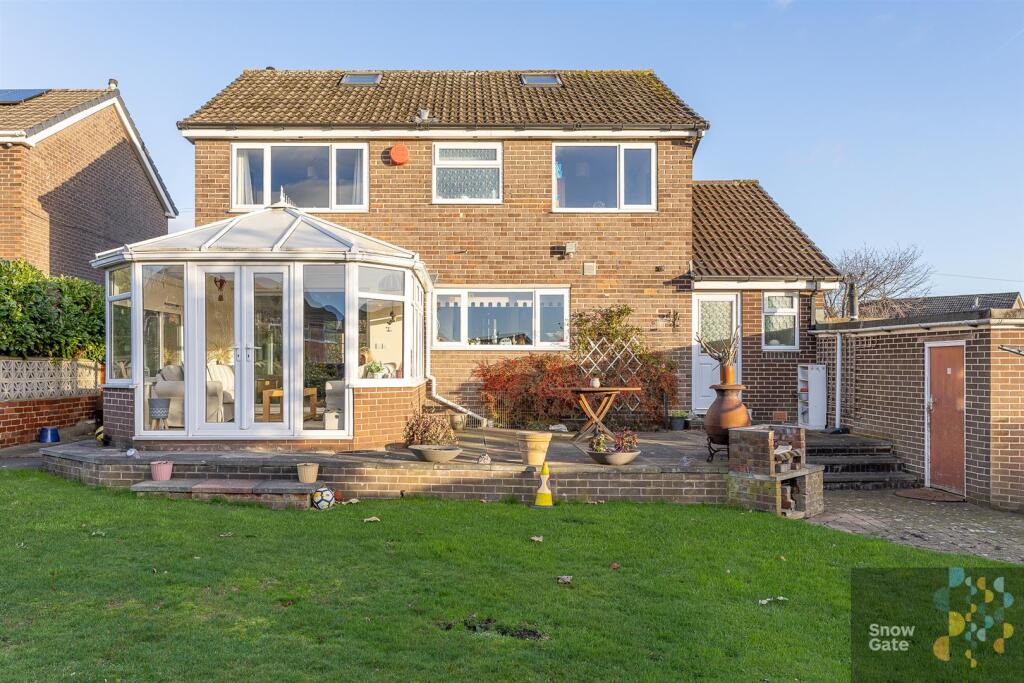 Lodge Drive, Mirfield - Image 22