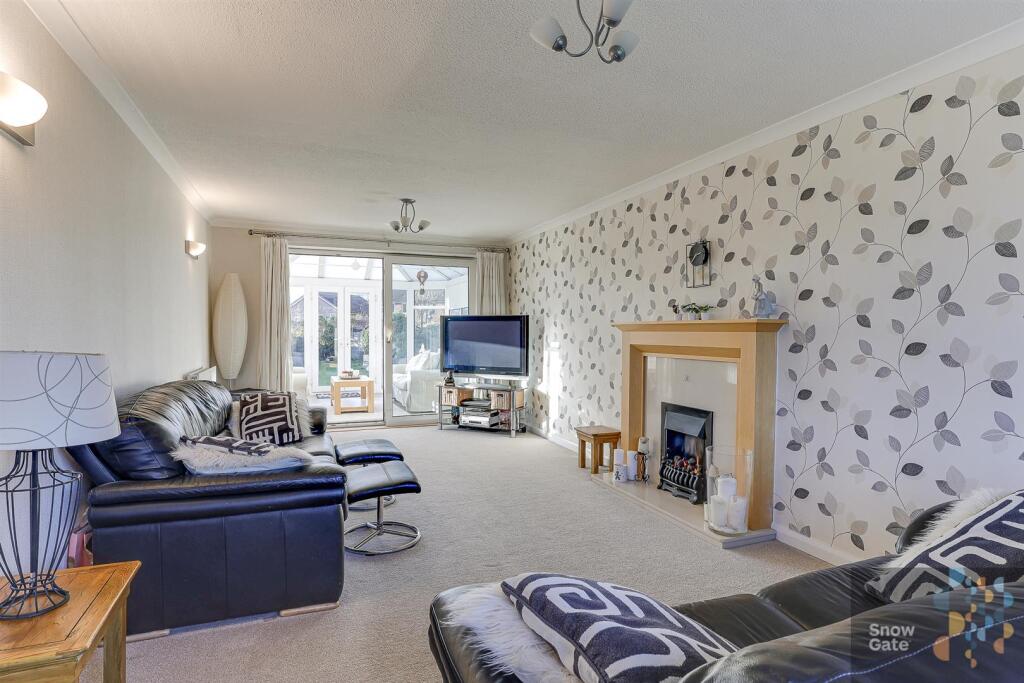 Lodge Drive, Mirfield - Image 3