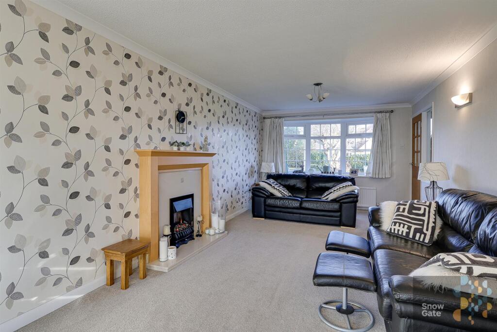 Lodge Drive, Mirfield - Image 6