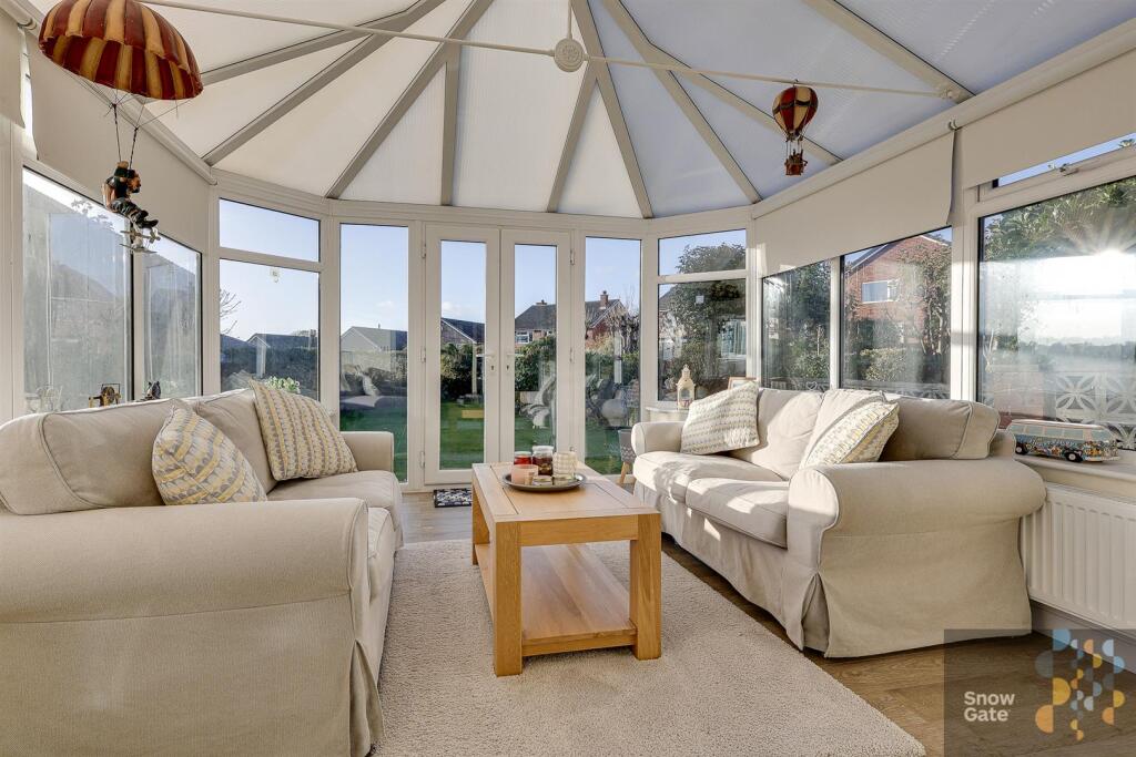 Lodge Drive, Mirfield - Image 7