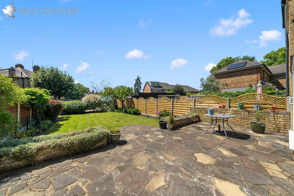 London Road, Wallington - Image 13