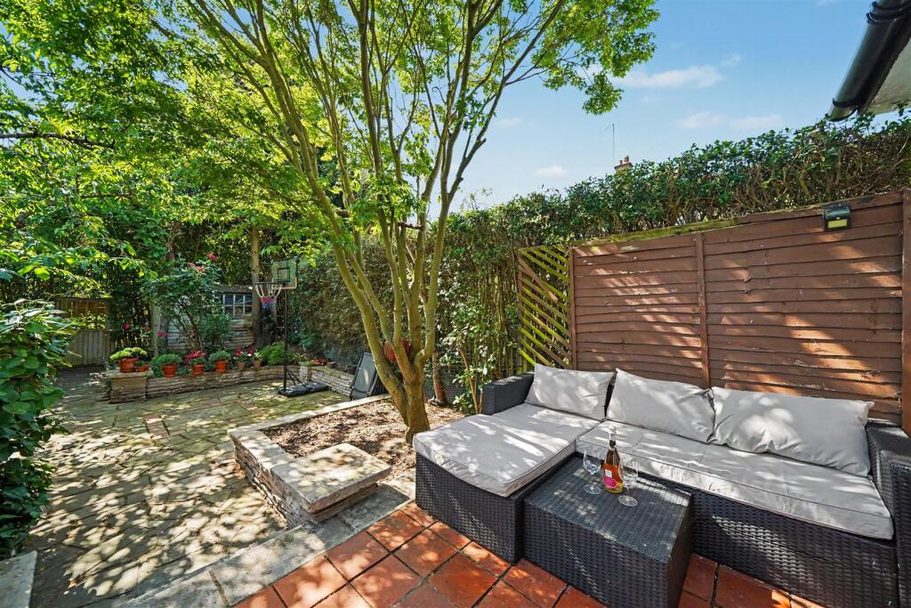 Creswick Walk, London, NW11 - Image 2