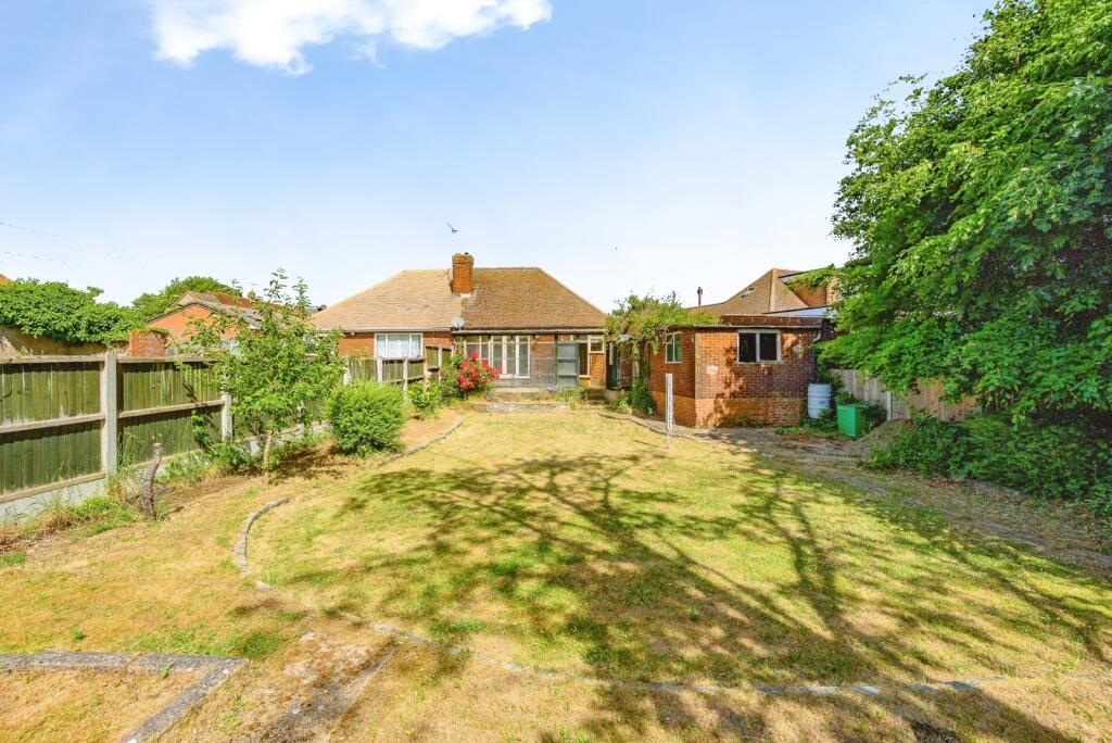 Abingdon Road, LUTON, Bedfordshire, LU4 - Image 2