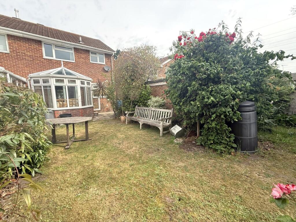 Beckhampton Road, Poole, BH15 - Image 2
