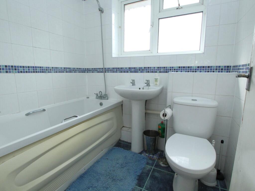 Beckhampton Road, Poole, BH15 - Image 7