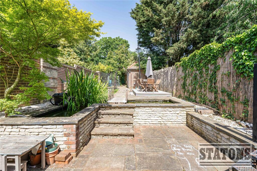 Hutton Grove, Woodside Park, London, N12 - Image 16