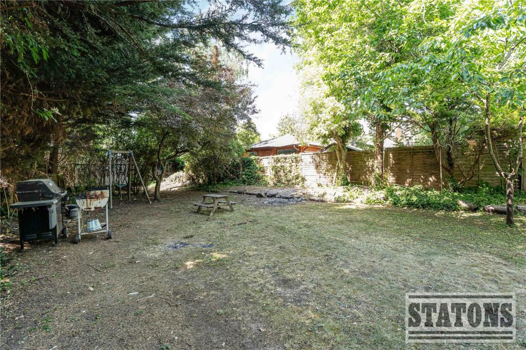 Hutton Grove, Woodside Park, London, N12 - Image 19