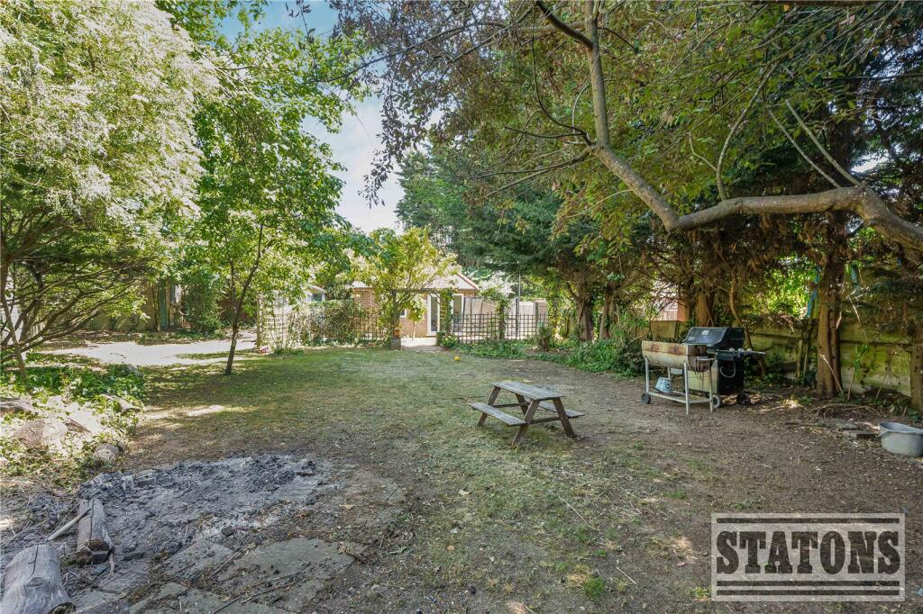 Hutton Grove, Woodside Park, London, N12 - Image 21