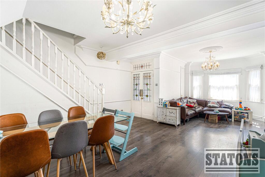 Hutton Grove, Woodside Park, London, N12 - Image 3