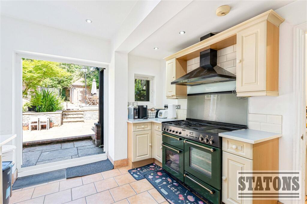 Hutton Grove, Woodside Park, London, N12 - Image 5