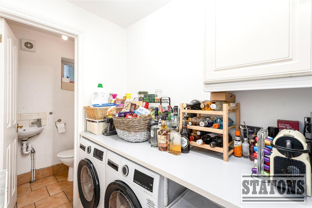Hutton Grove, Woodside Park, London, N12 - Image 8