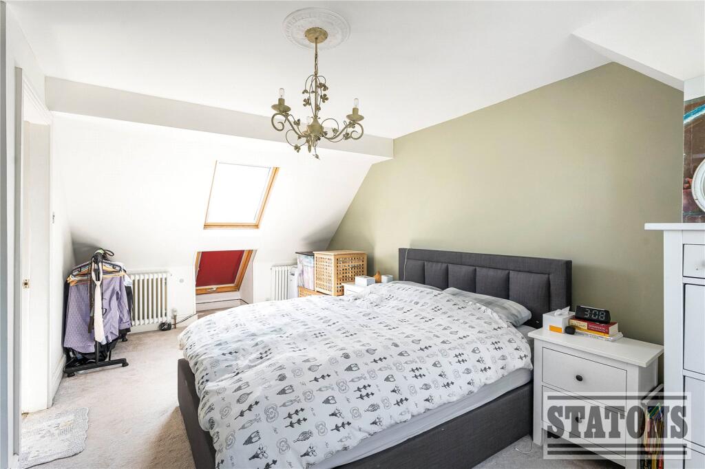Hutton Grove, Woodside Park, London, N12 - Image 9