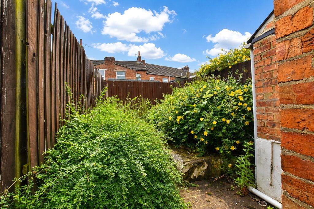 Stanley Street, Semilong, Northampton, NN2 - Image 2