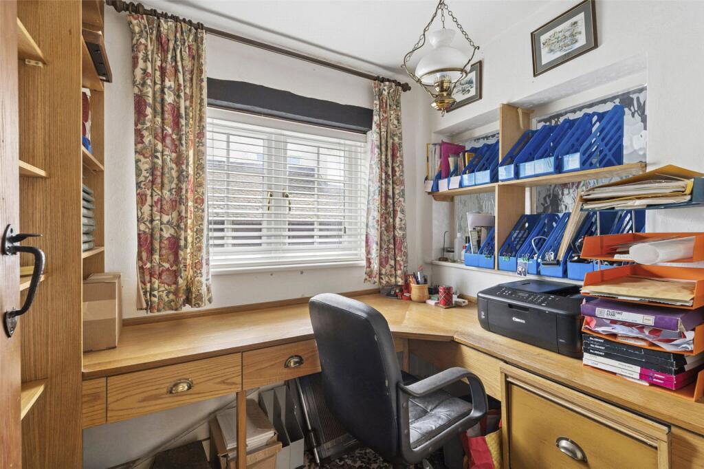 Farleigh Cottage, Cliddesden, RG25 - Image 7