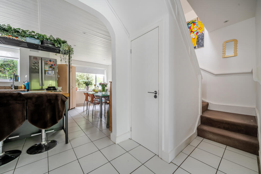 Ridgeview Road, Whetstone, N20 - Image 15