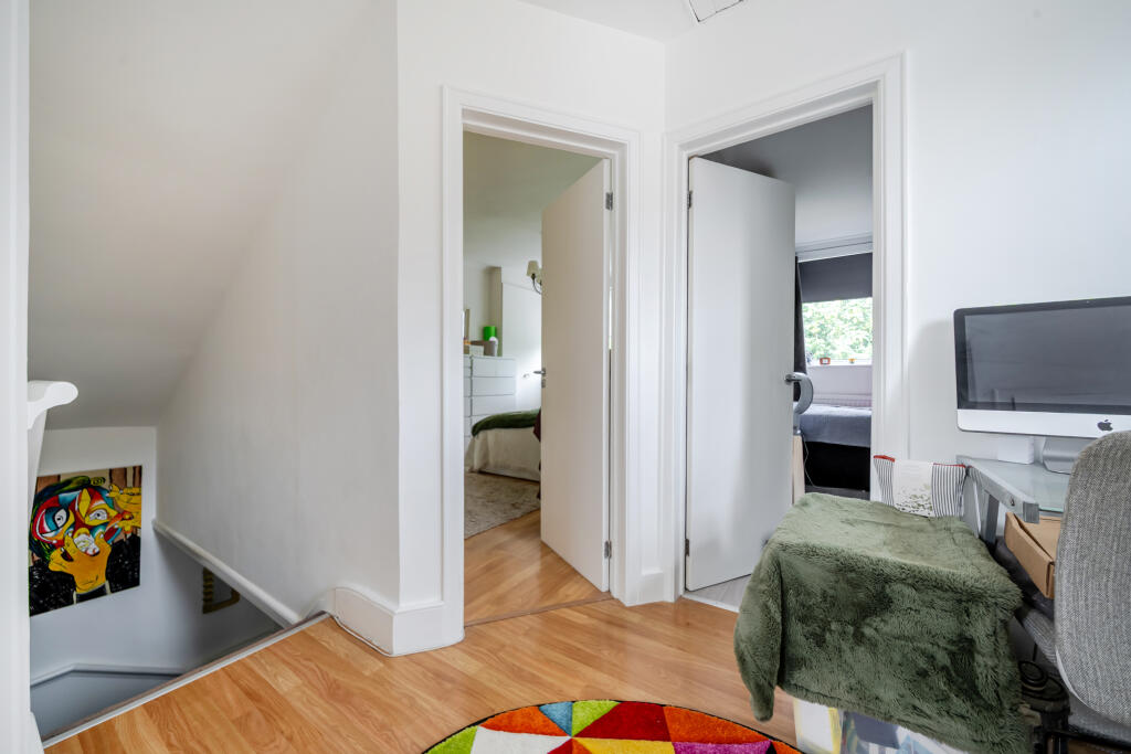 Ridgeview Road, Whetstone, N20 - Image 16