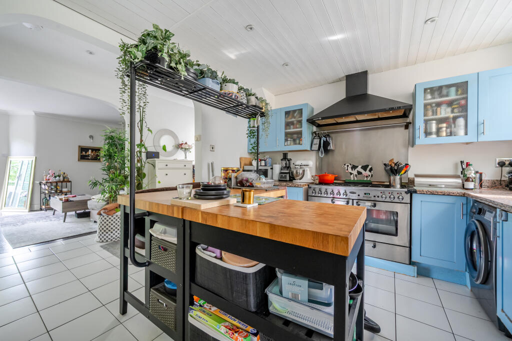 Ridgeview Road, Whetstone, N20 - Image 3