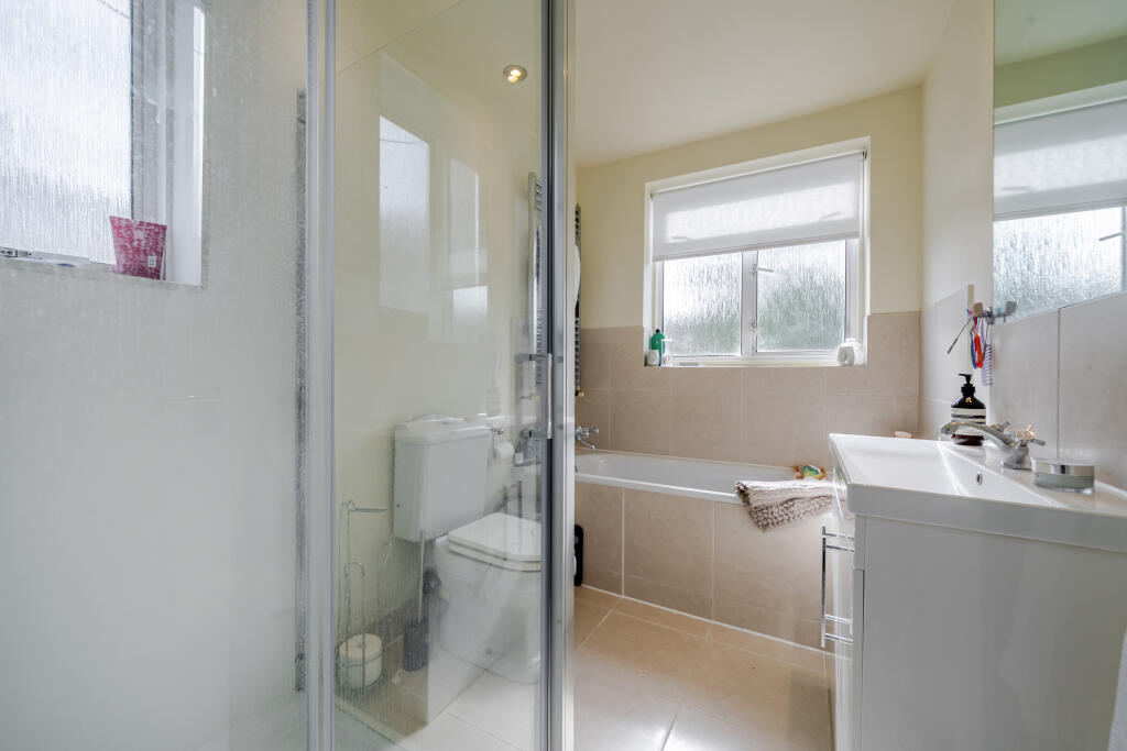 Ridgeview Road, Whetstone, N20 - Image 8