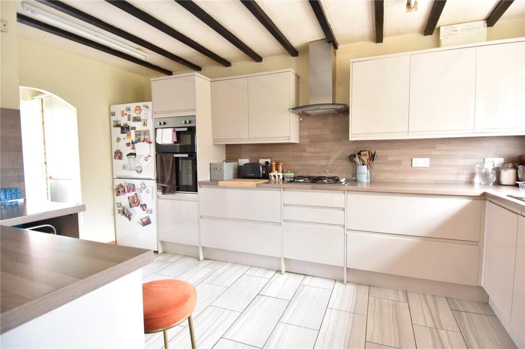 Wharfedale Crescent, Droitwich, Worcestershire, WR9 - Image 2
