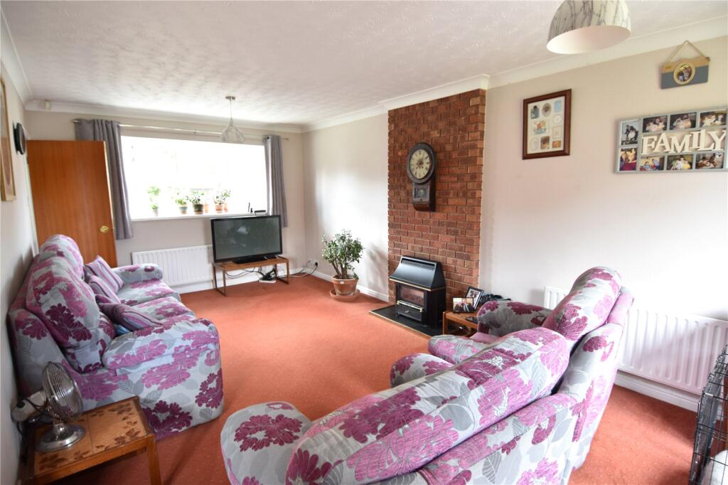 Wharfedale Crescent, Droitwich, Worcestershire, WR9 - Image 4