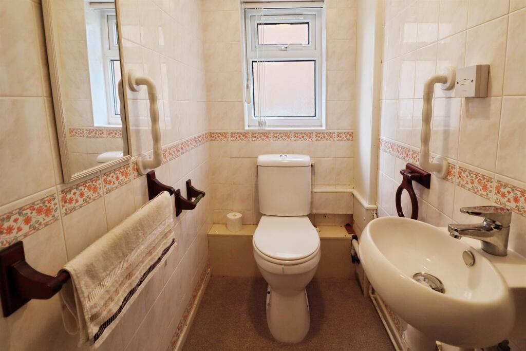 Glen Mavis Way, Barry - Image 11