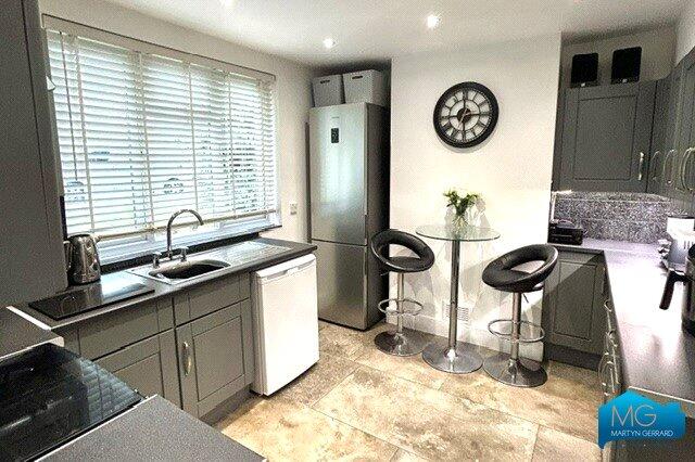 Woodhouse Road, London, N12 - Image 2