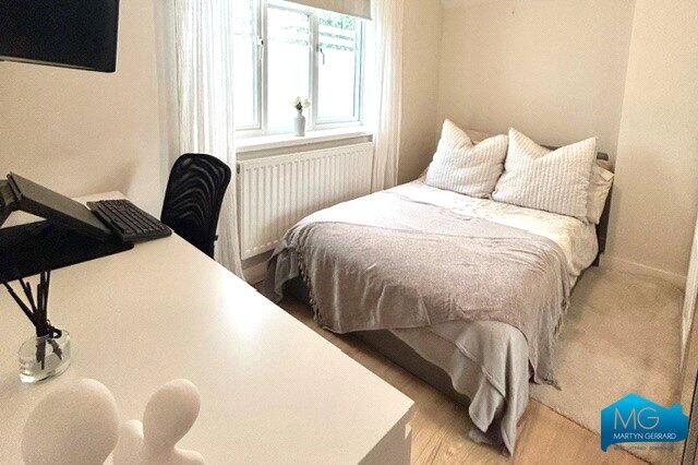 Woodhouse Road, London, N12 - Image 9