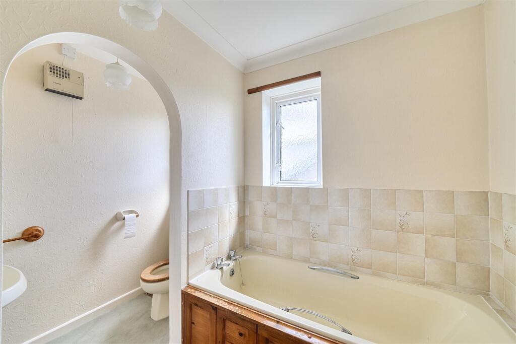 Gardenside, Charmouth, Bridport - Image 7