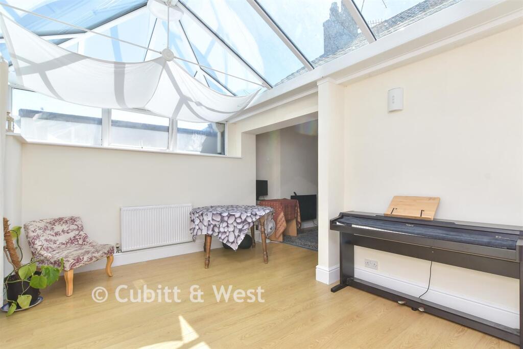 Eskbank Avenue, Brighton, East Sussex - Image 12