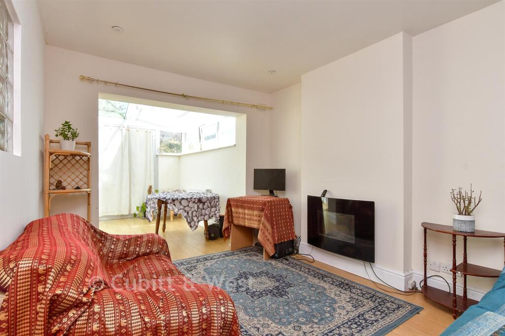 Eskbank Avenue, Brighton, East Sussex - Image 3