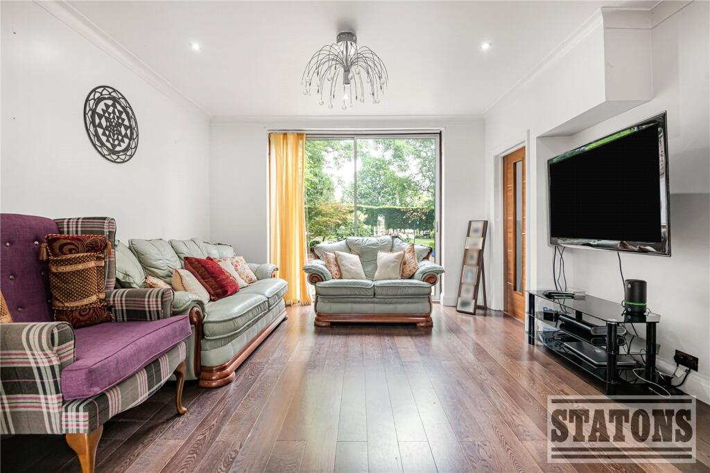 Mymms Drive, Brookmans Park, Hertfordshire, AL9 - Image 7