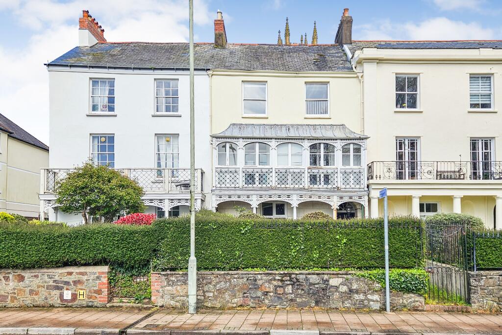 View property at 2 Union Terrace, Barnstaple, Devon, EX32 9AB