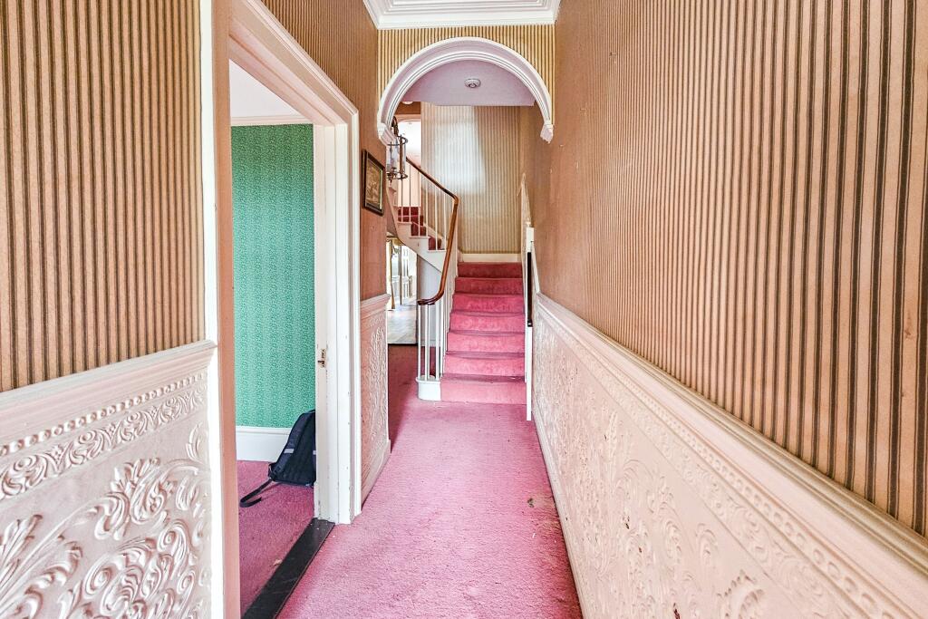 2 Union Terrace, Barnstaple, Devon, EX32 9AB - Image 2