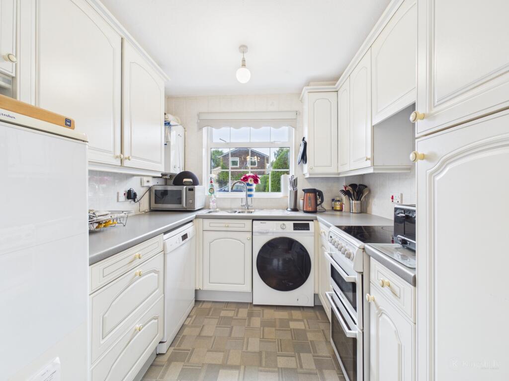 Hill Farm Way, Hazlemere, High Wycombe, Buckinghamshire, HP15 7SY - Image 5