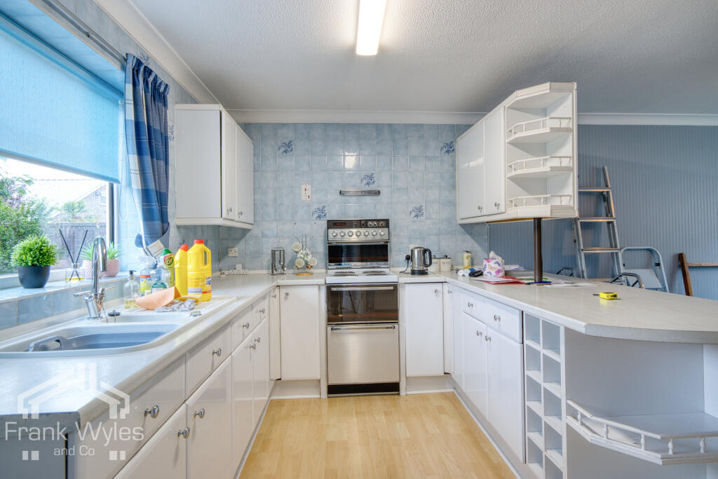 Hall Park Drive, Lytham - Image 18