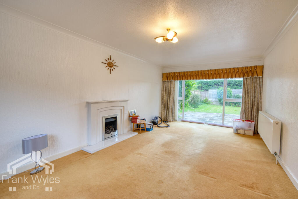 Hall Park Drive, Lytham - Image 2